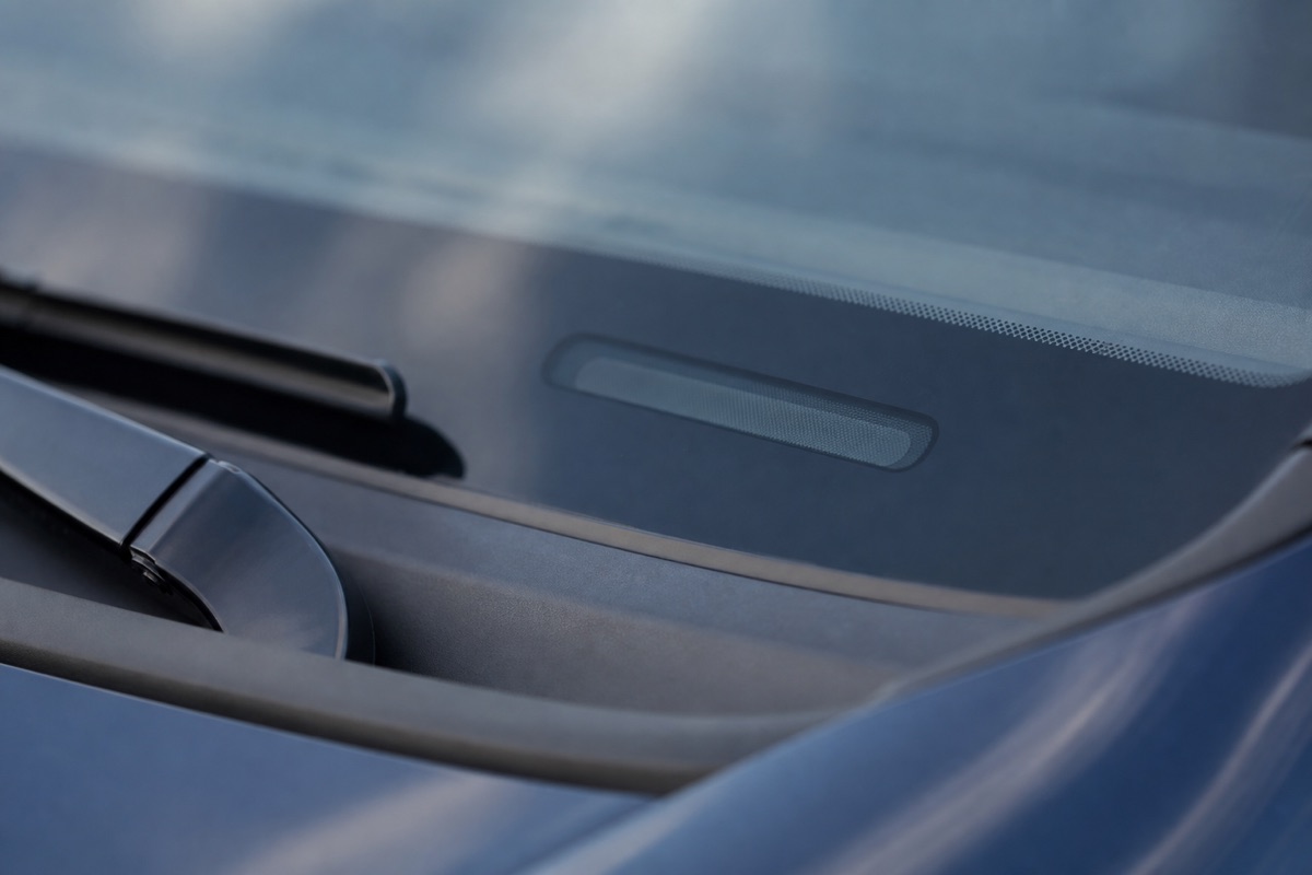 VIN plate location at the base of a car windshield