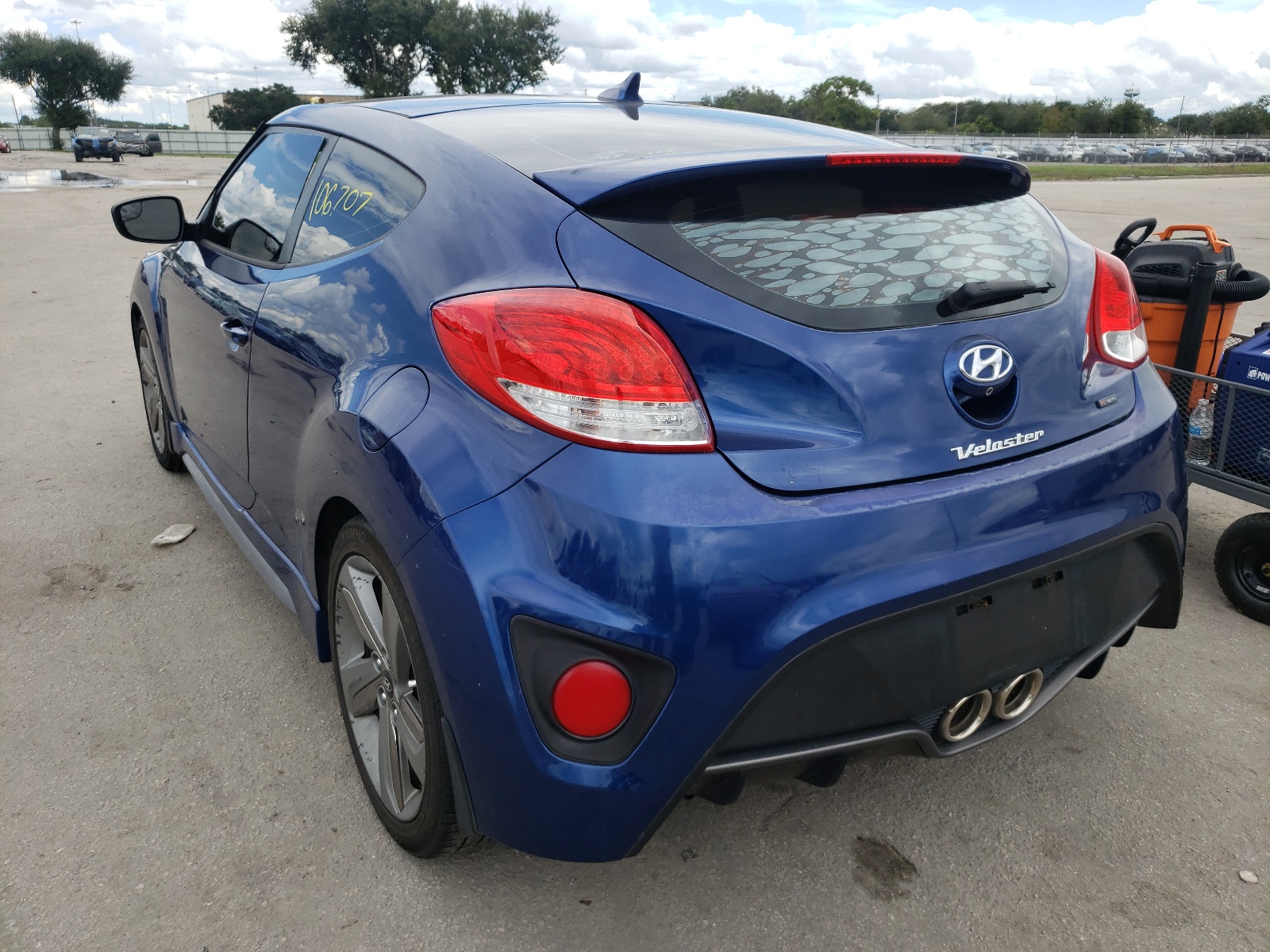 2015 Hyundai Veloster VIN KMHTC6AE2FU241704 photo 3