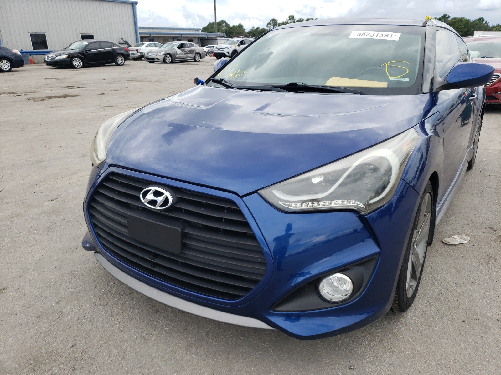 2015 Hyundai Veloster VIN KMHTC6AE2FU241704 photo 2