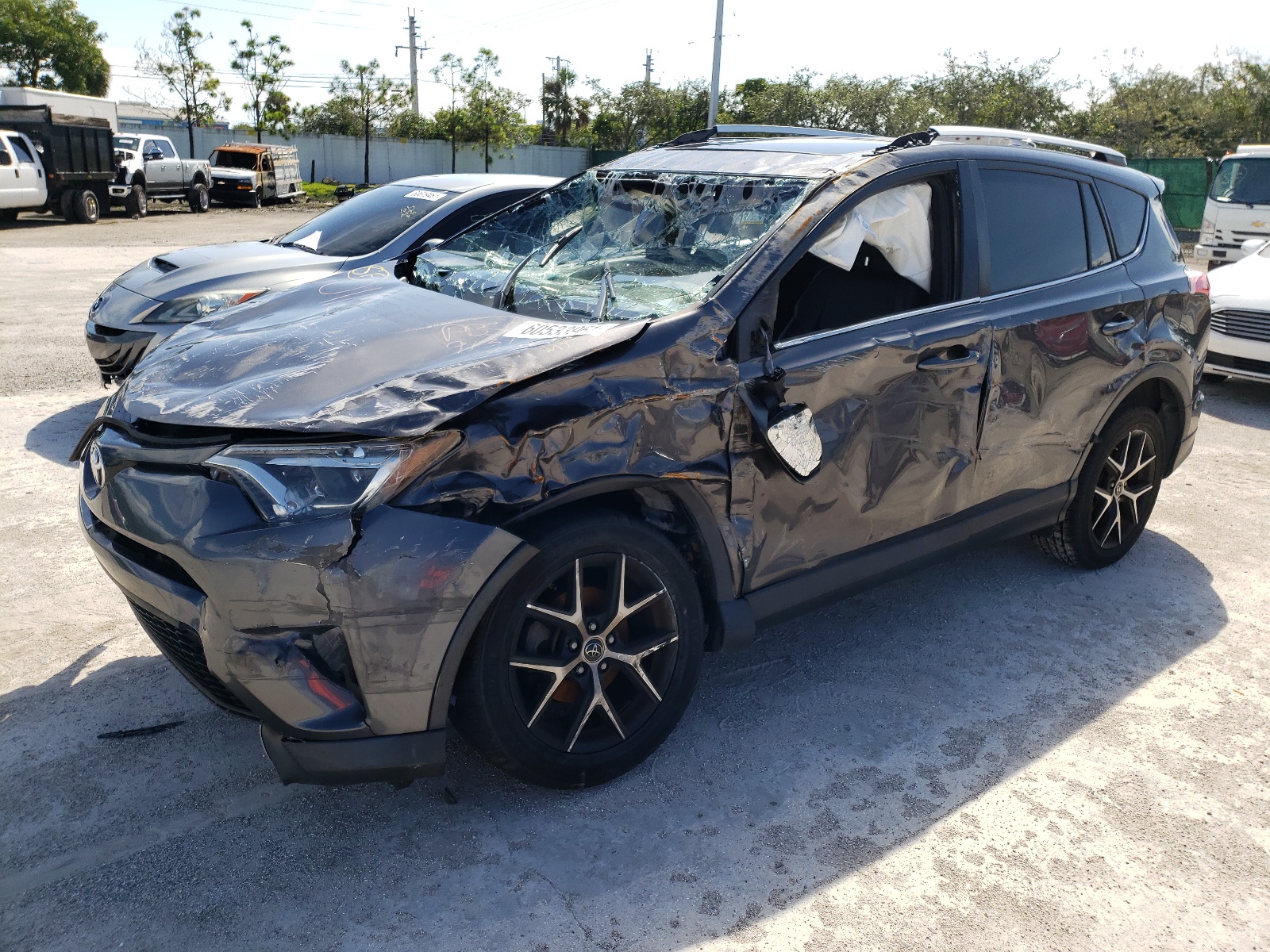 2016 Toyota Rav4 VIN JTMNFREV8GJ077913 photo 2