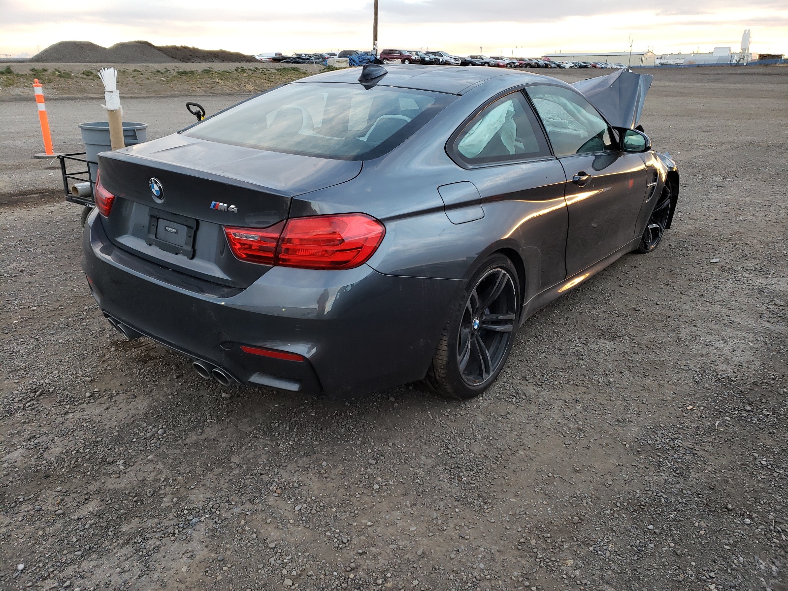 2016 BMW M4 VIN WBS3R9C5XGK337622 photo 4