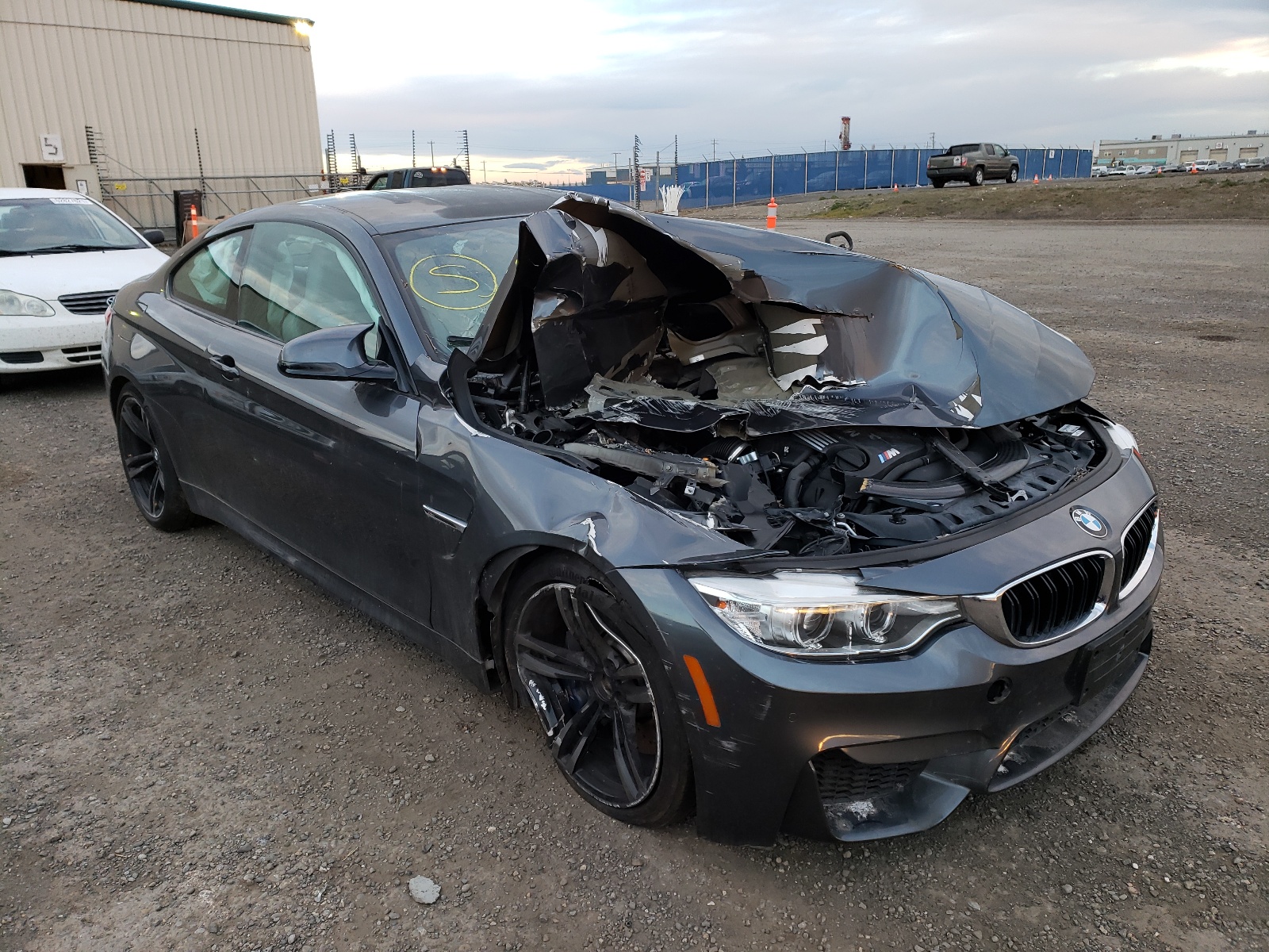 2016 BMW M4 VIN WBS3R9C5XGK337622 photo 1