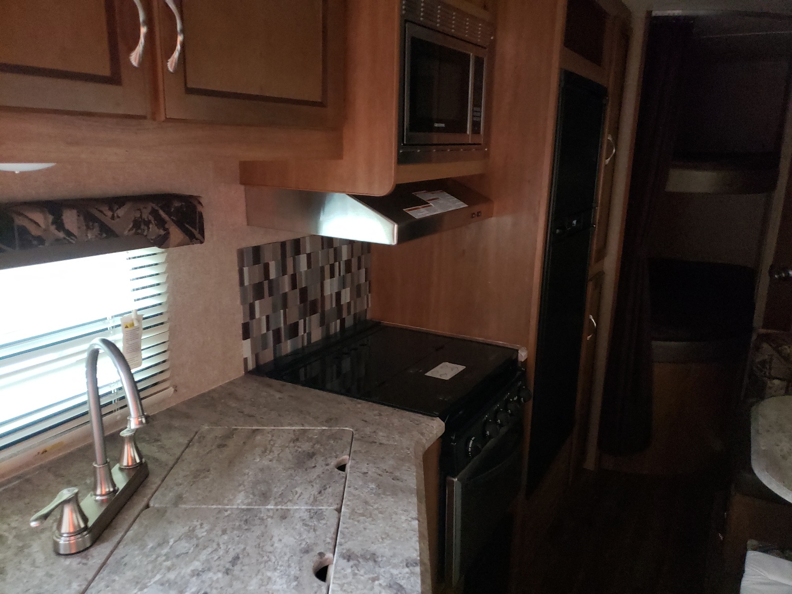 2017 COACHMEN CATALINA VIN 5ZT2CASBXHK000896 photo 8