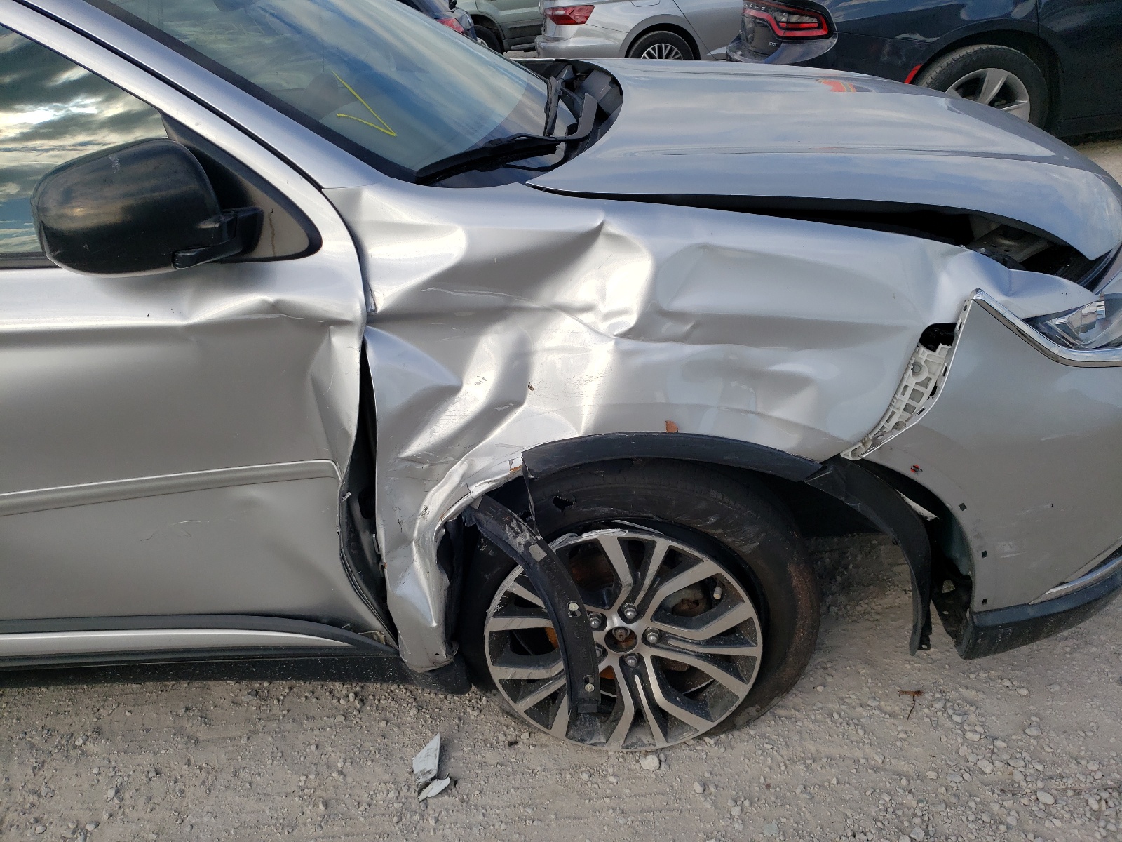 2018 Mitsubishi Outlander VIN JA4AD2A36JZ007054 photo 9