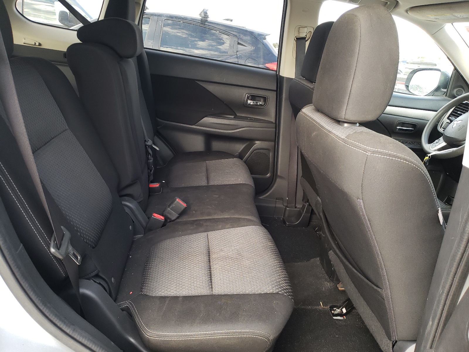 2018 Mitsubishi Outlander VIN JA4AD2A36JZ007054 photo 6