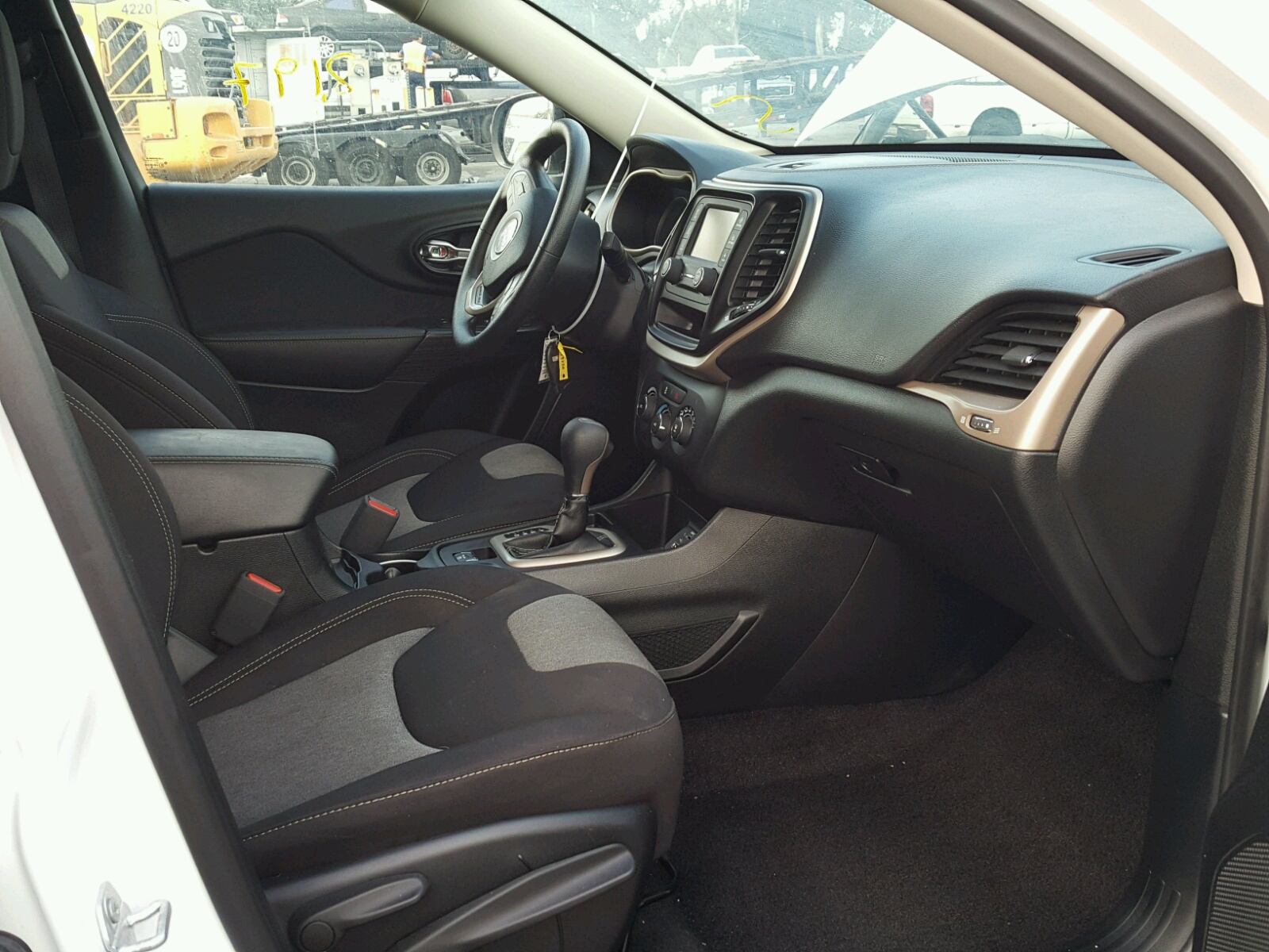 2017 JEEP Cherokee VIN 1C4PJLAB4HW559220 photo 5
