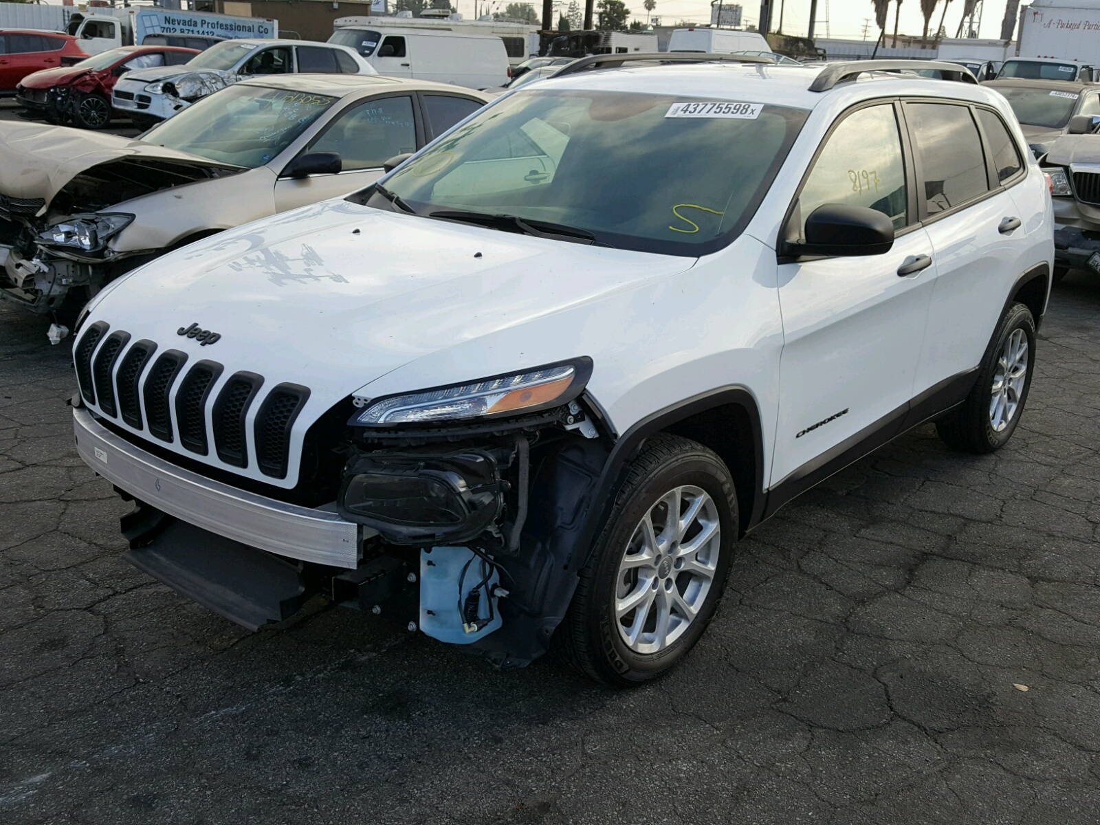 2017 JEEP Cherokee VIN 1C4PJLAB4HW559220 photo 2
