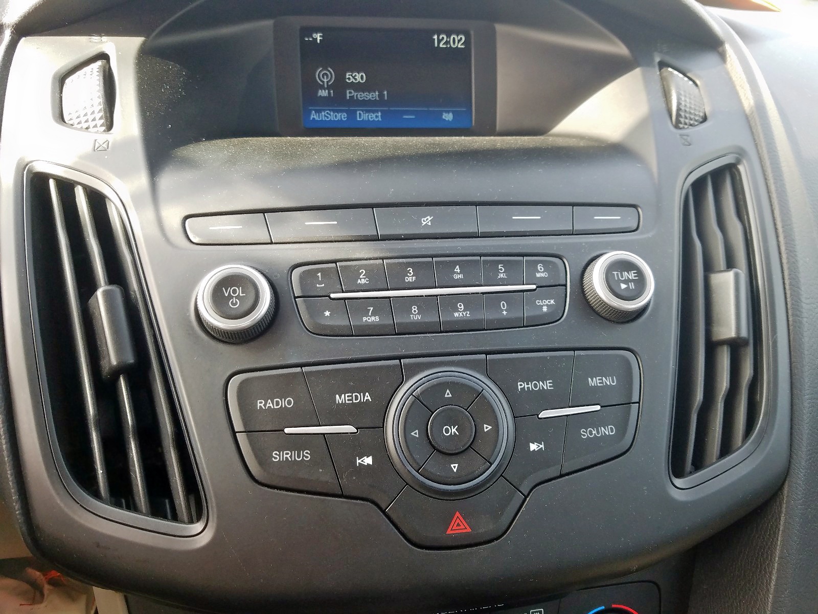 2018 Ford Focus VIN 1FADP3F29JL252665 photo 9