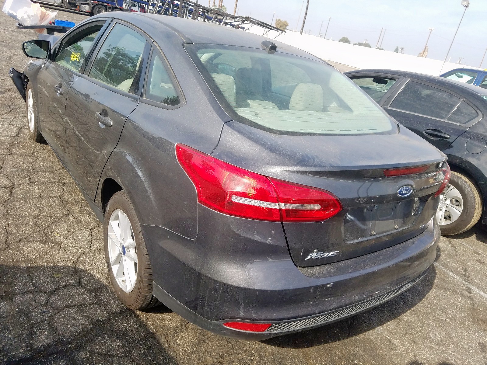 2018 Ford Focus VIN 1FADP3F29JL252665 photo 3