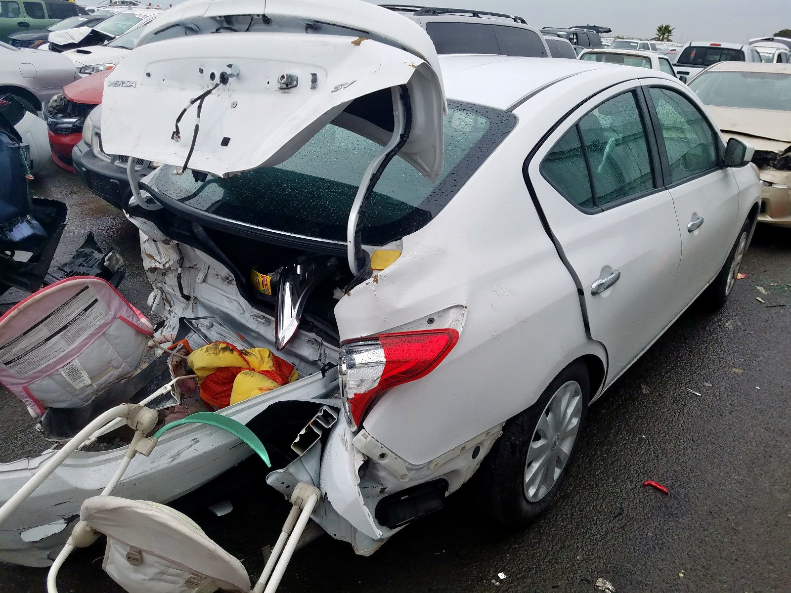 2018 Nissan Versa VIN 3N1CN7AP9JL850090 photo 4