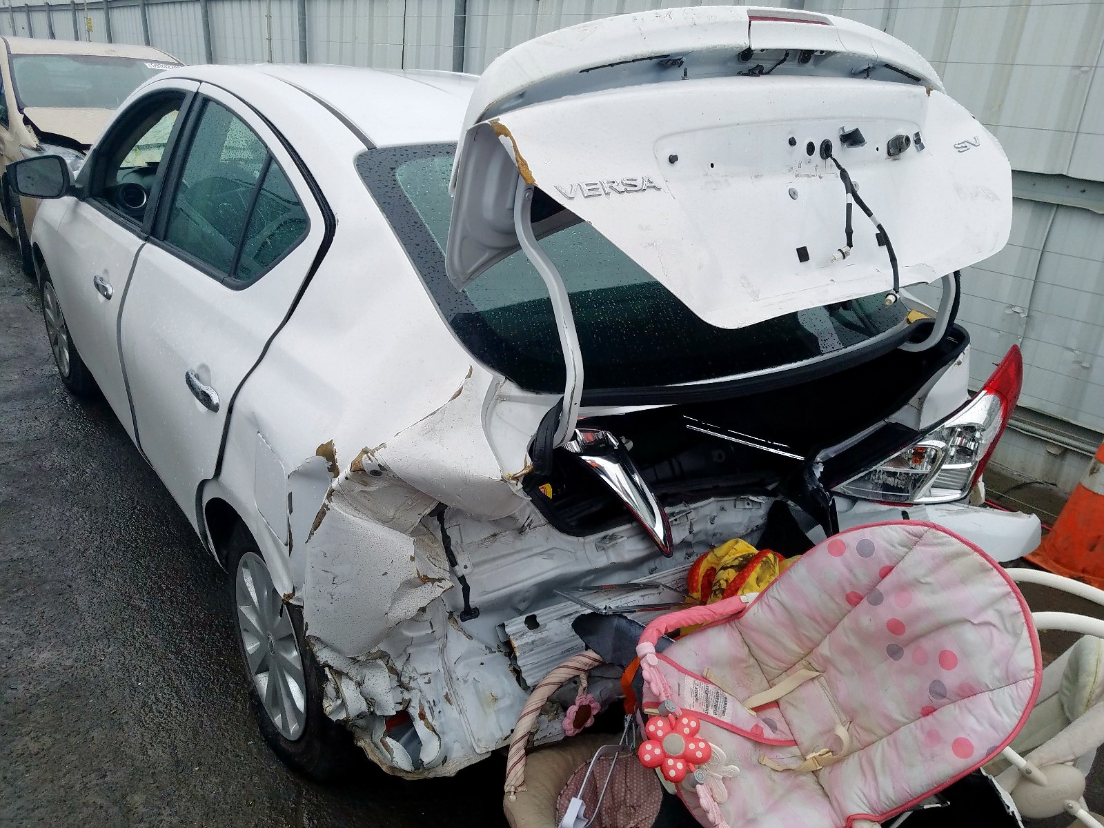2018 Nissan Versa VIN 3N1CN7AP9JL850090 photo 3