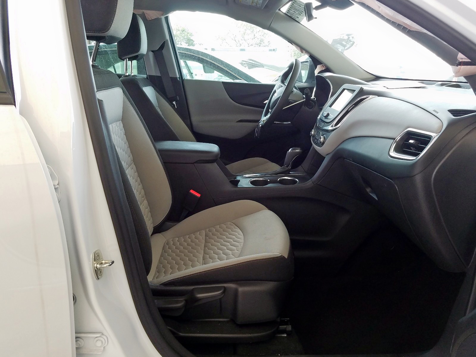 2019 Chevrolet Equinox VIN 3GNAXHEVXKS659340 photo 5