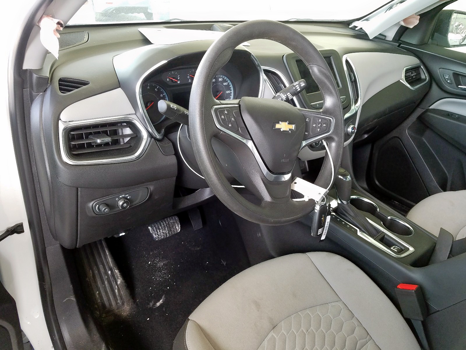 2019 Chevrolet Equinox VIN 3GNAXHEVXKS659340 photo 9