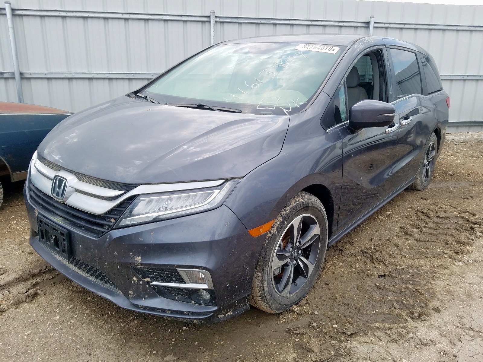 2018 Honda Odyssey VIN 5FNRL6H89JB006264 photo 2