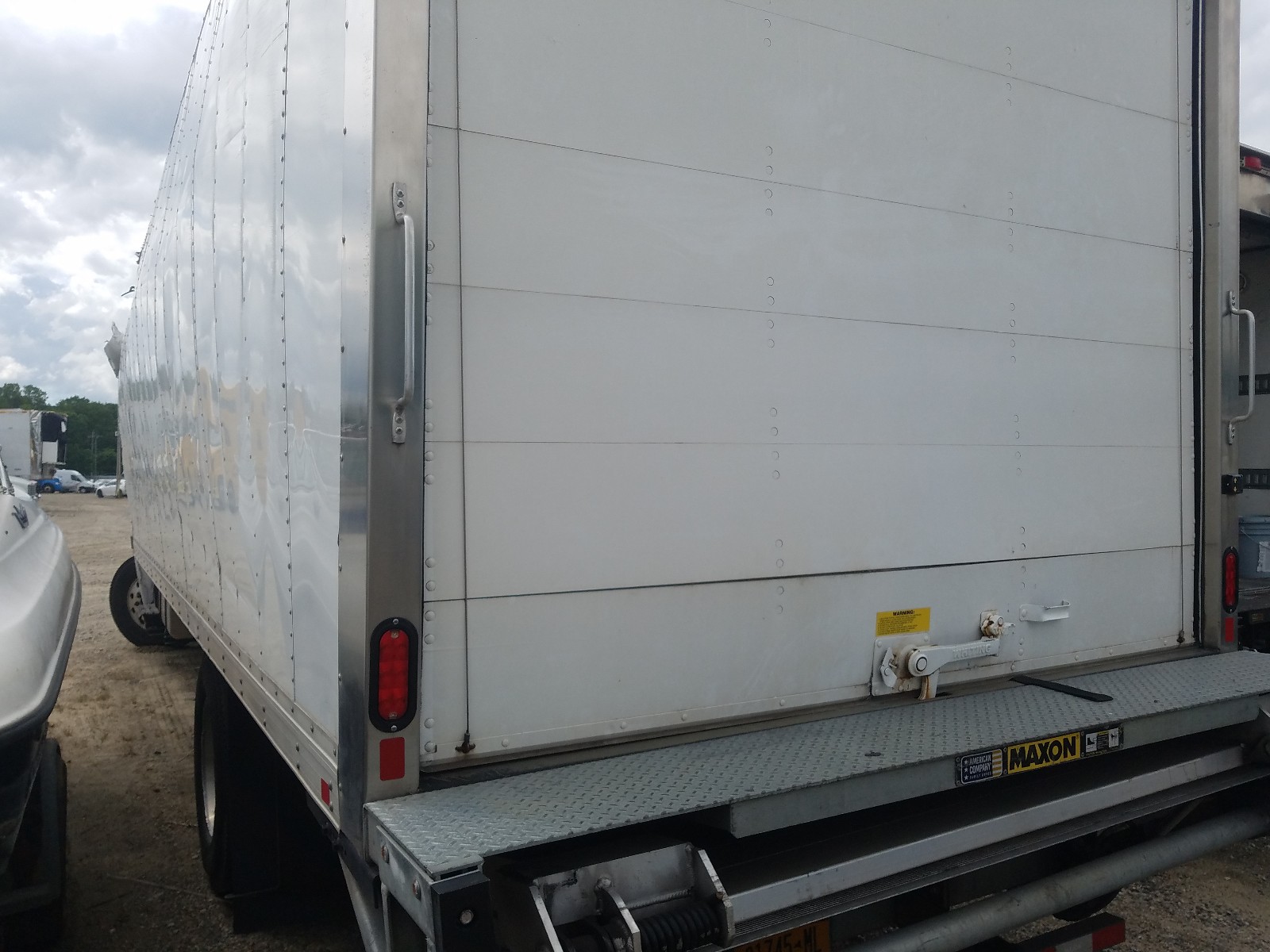 2019 HINO 258/268 VIN 5PVNJ8JV6K4S72348 photo 3