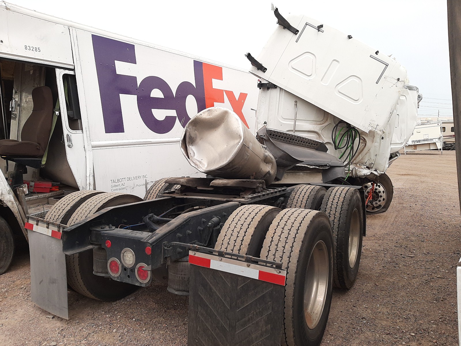 2020 Freightliner Cascadia 126 VIN 3AKJHHDRXLSKV8398 photo 4
