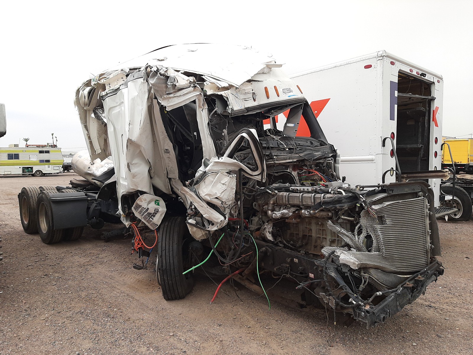 2020 Freightliner Cascadia 126 VIN 3AKJHHDRXLSKV8398 photo 1