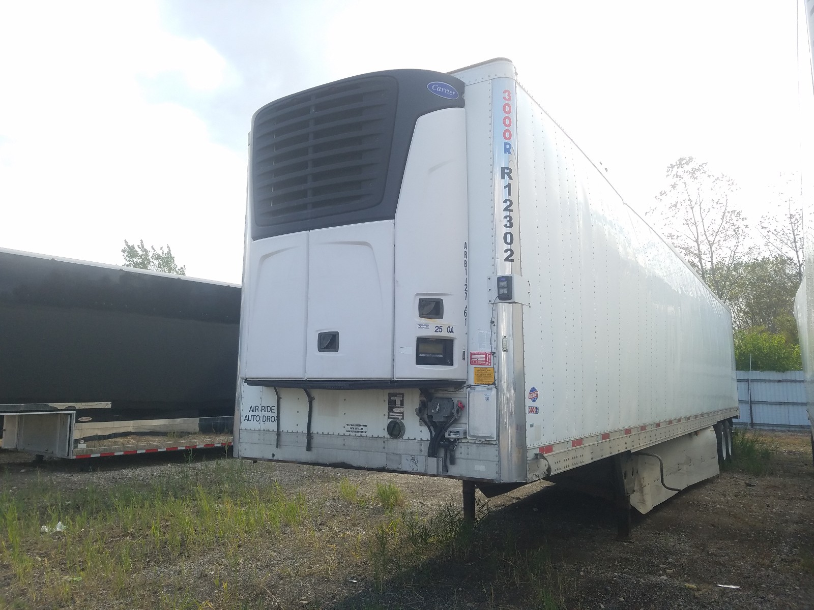 2012 Utility Reefer VIN 1UYVS2534CU458007 photo 3