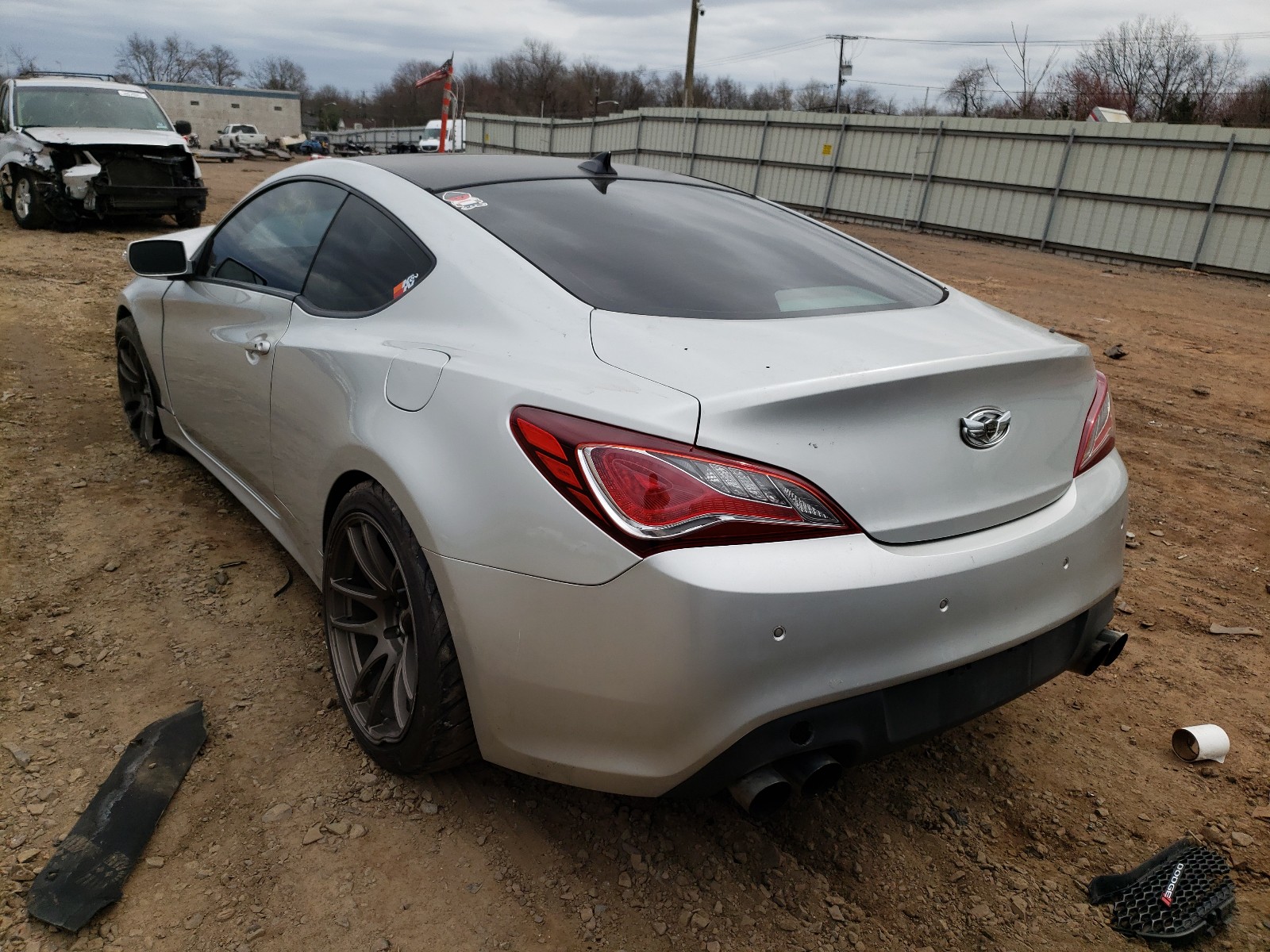 2013 Hyundai Genesis coupe VIN KMHHU6KJ8DU109493 photo 3