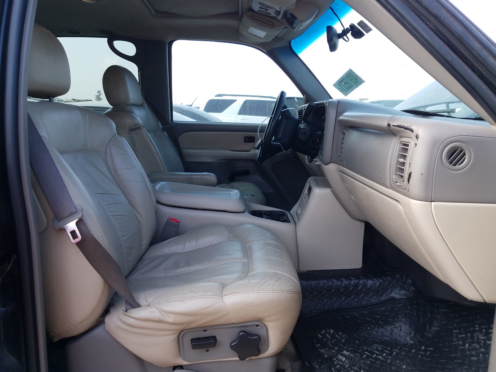 2002 Chev Tahoe VIN 1GNEK13ZX2R308010 photo 5