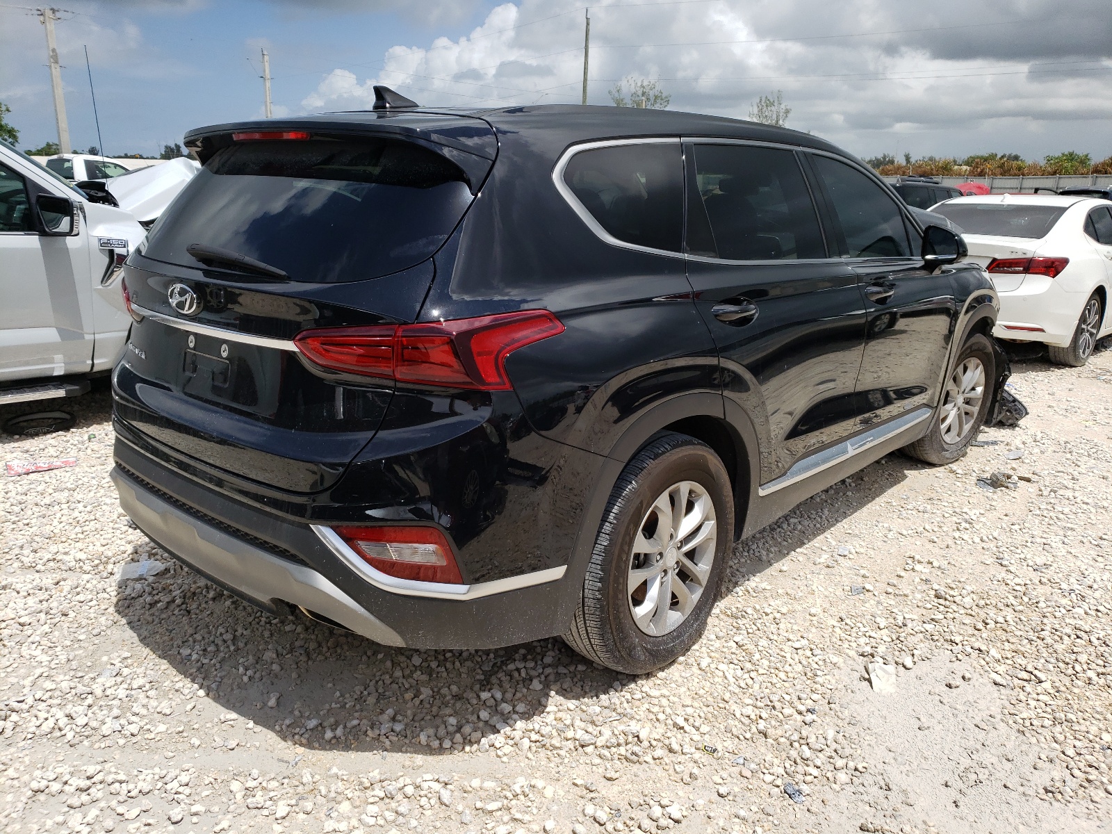 2020 Hyundai Santa fe VIN 5NMS33AD2LH168410 photo 4