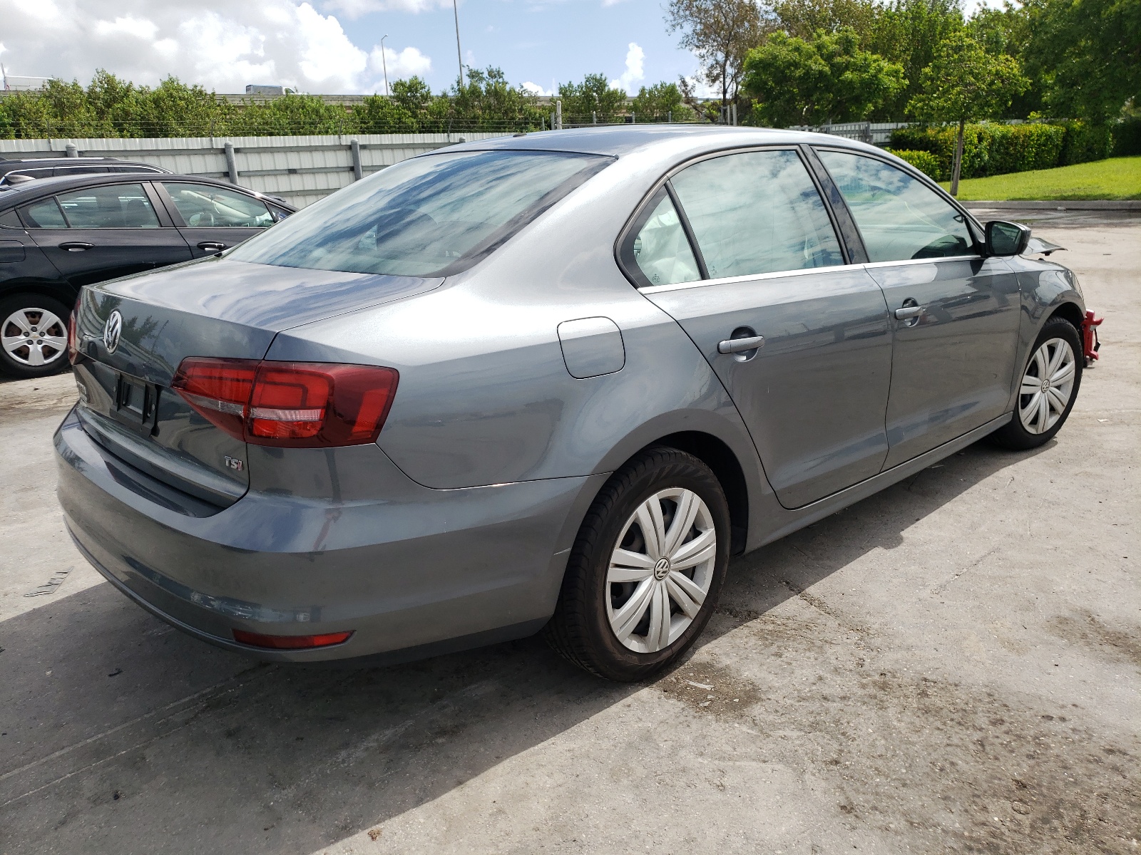 2017 Volkswagen Jetta VIN 3VW2B7AJ1HM297840 photo 4