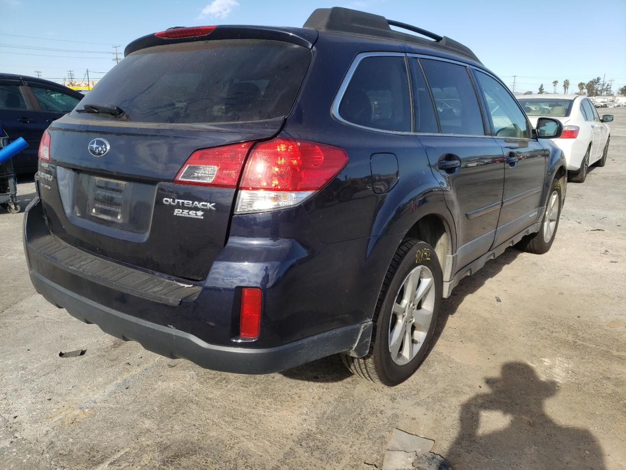 2013 Subaru Outback VIN 4S4BRBGC1D3239129 photo 4