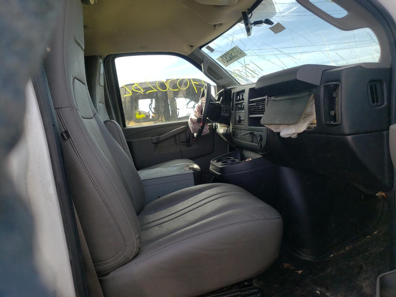 2016 CHEVROLET Express 2500 VIN 1GCWGAFF4G1172074 photo 5