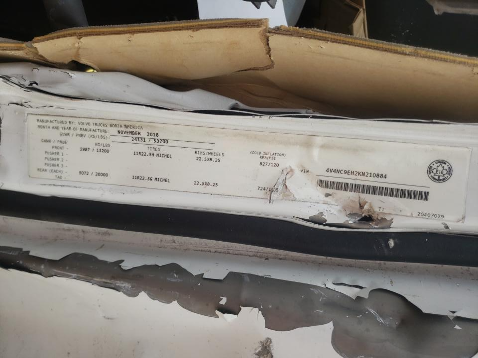 2019 VOLVO Vn VIN 4V4NC9EH2KN210884 photo 10