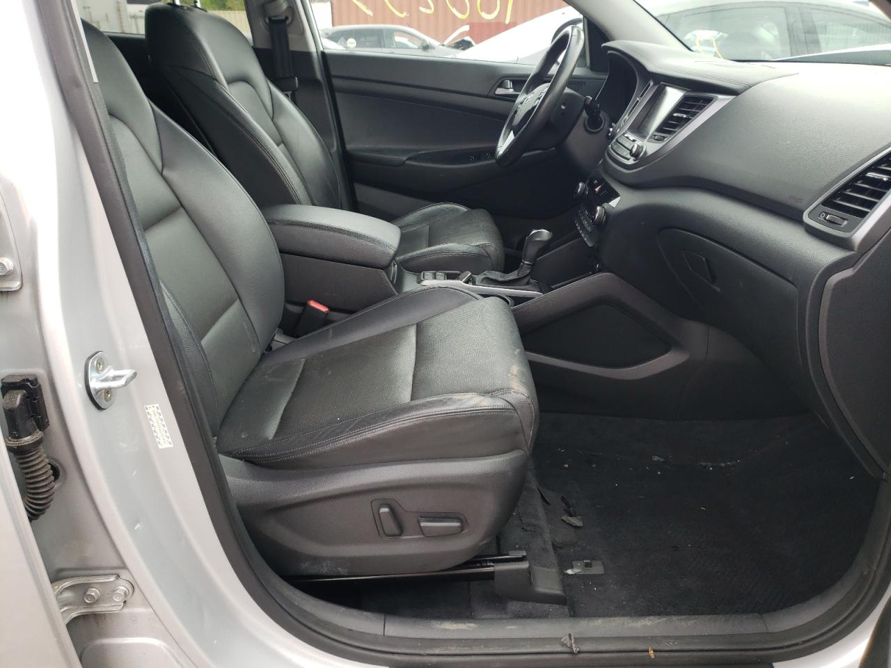 2016 HYUNDAI Tucson VIN KM8J33A20GU205930 photo 9