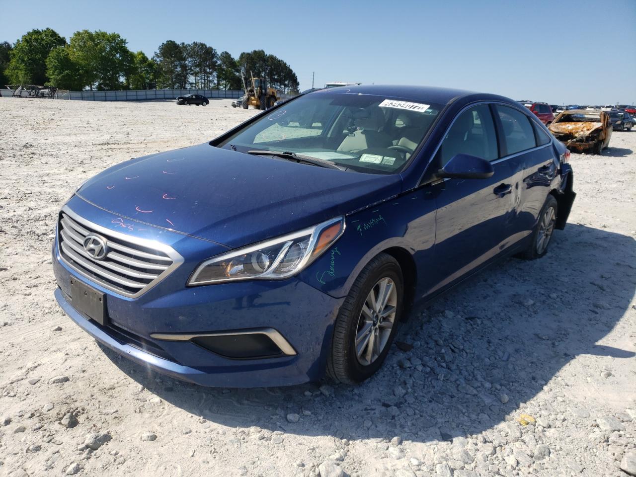 2017 HYUNDAI Sonata VIN 5NPE24AFXHH551285 photo 2