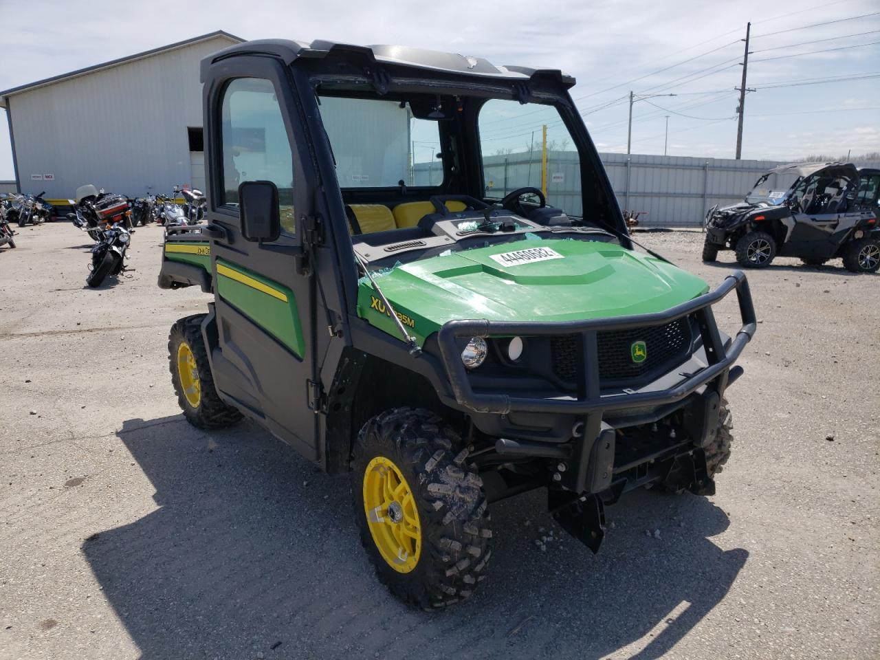 2019 JOHN Gator VIN 1M0835MDCKM022343 photo 1