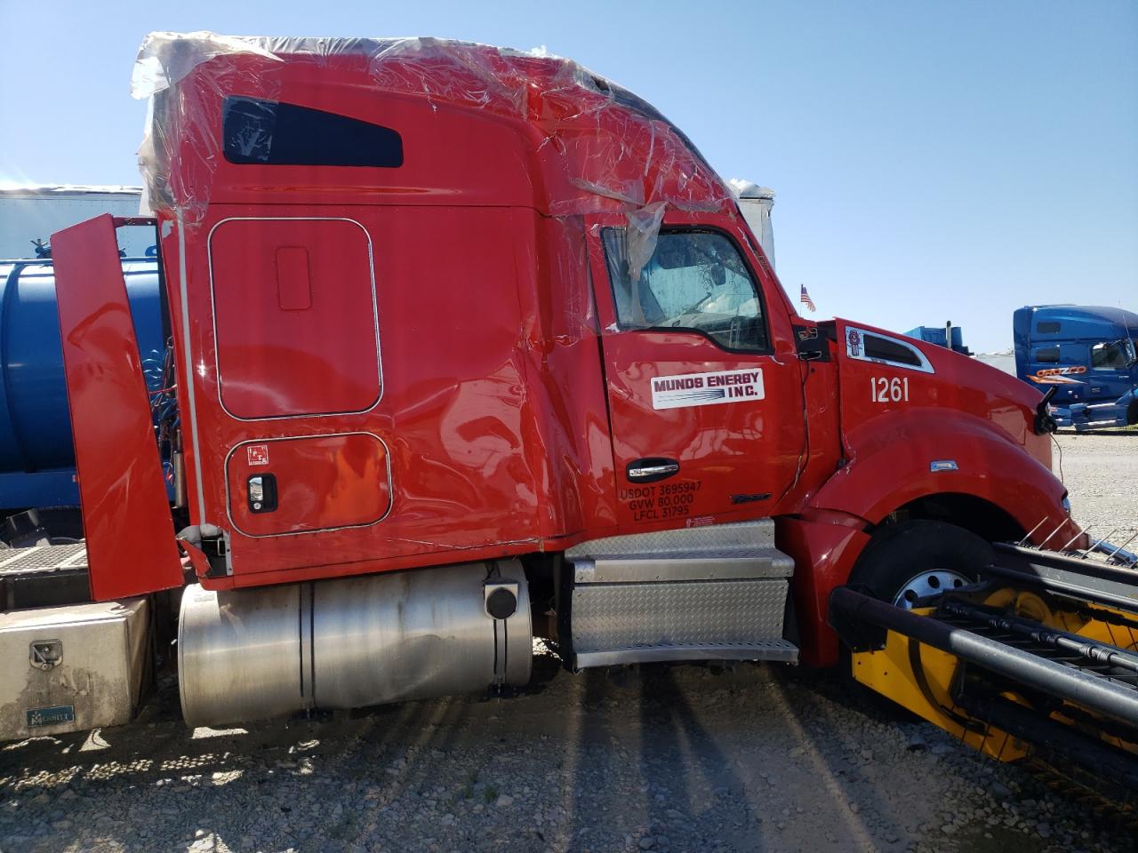 2019 KENWORTH Construction VIN 1XKYDP9X2KJ244766 photo 9