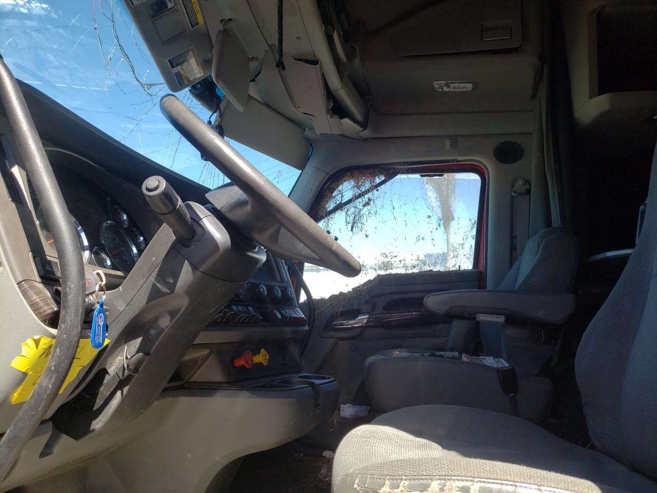 2019 KENWORTH Construction VIN 1XKYDP9X2KJ244766 photo 5