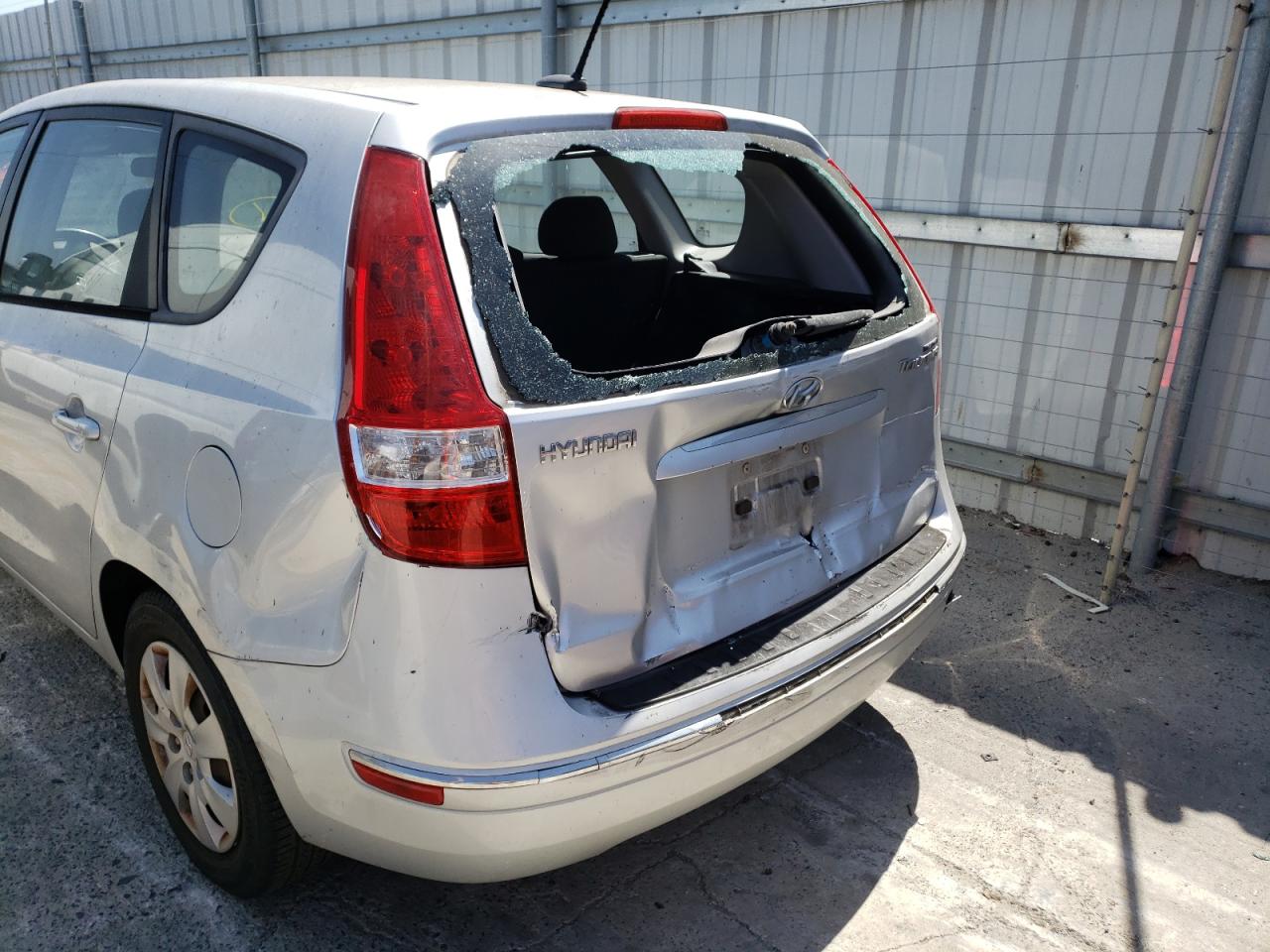 2012 Hyundai Elantra VIN KMHDB8AE5CU136847 photo 9