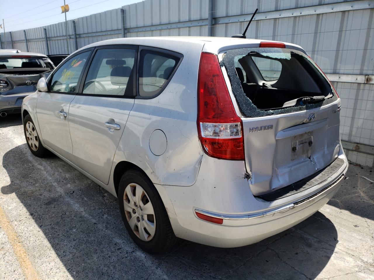 2012 Hyundai Elantra VIN KMHDB8AE5CU136847 photo 3