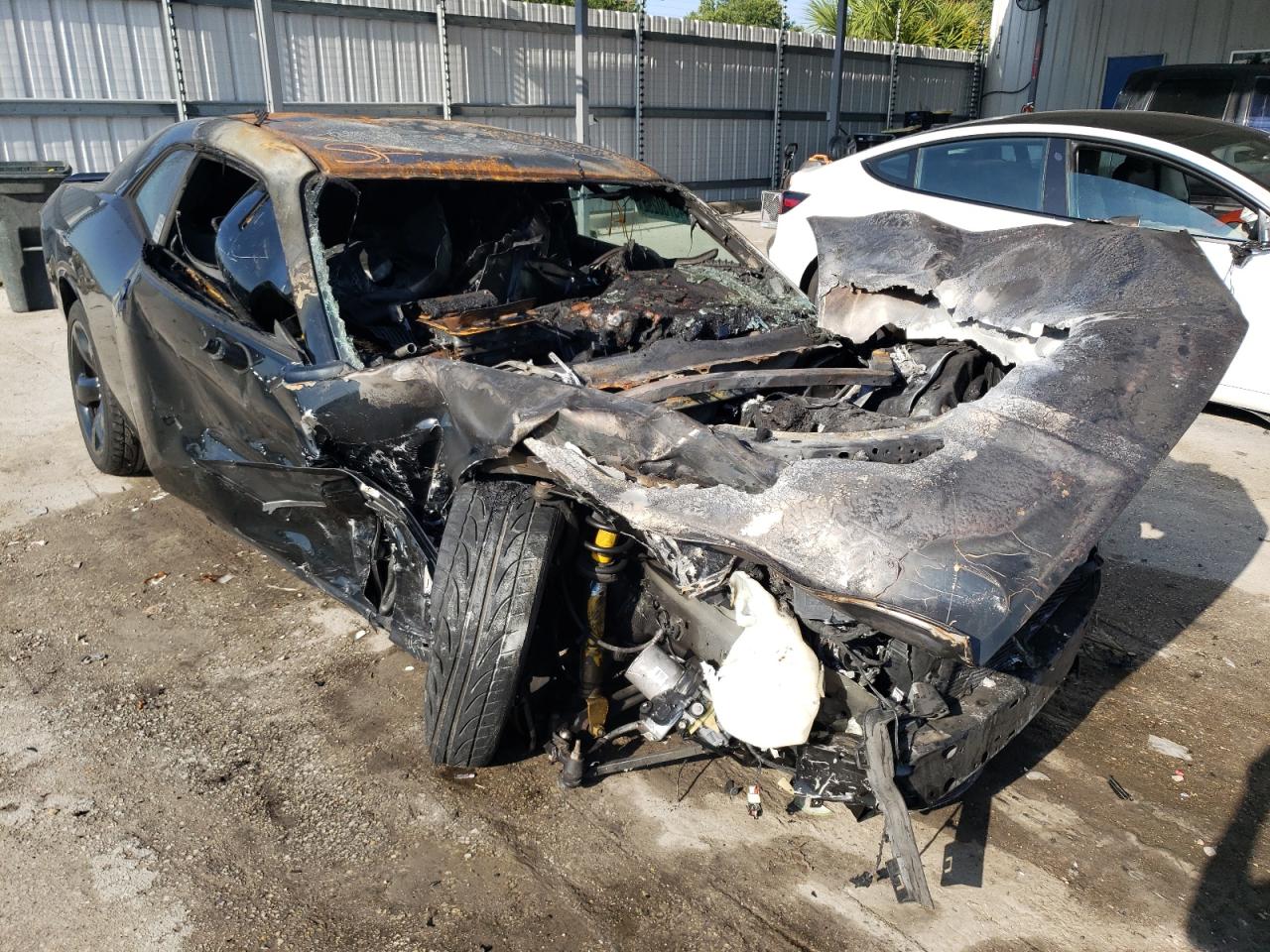 2014 Dodge Challenger VIN 2C3CDYBT2EH247499 photo 1