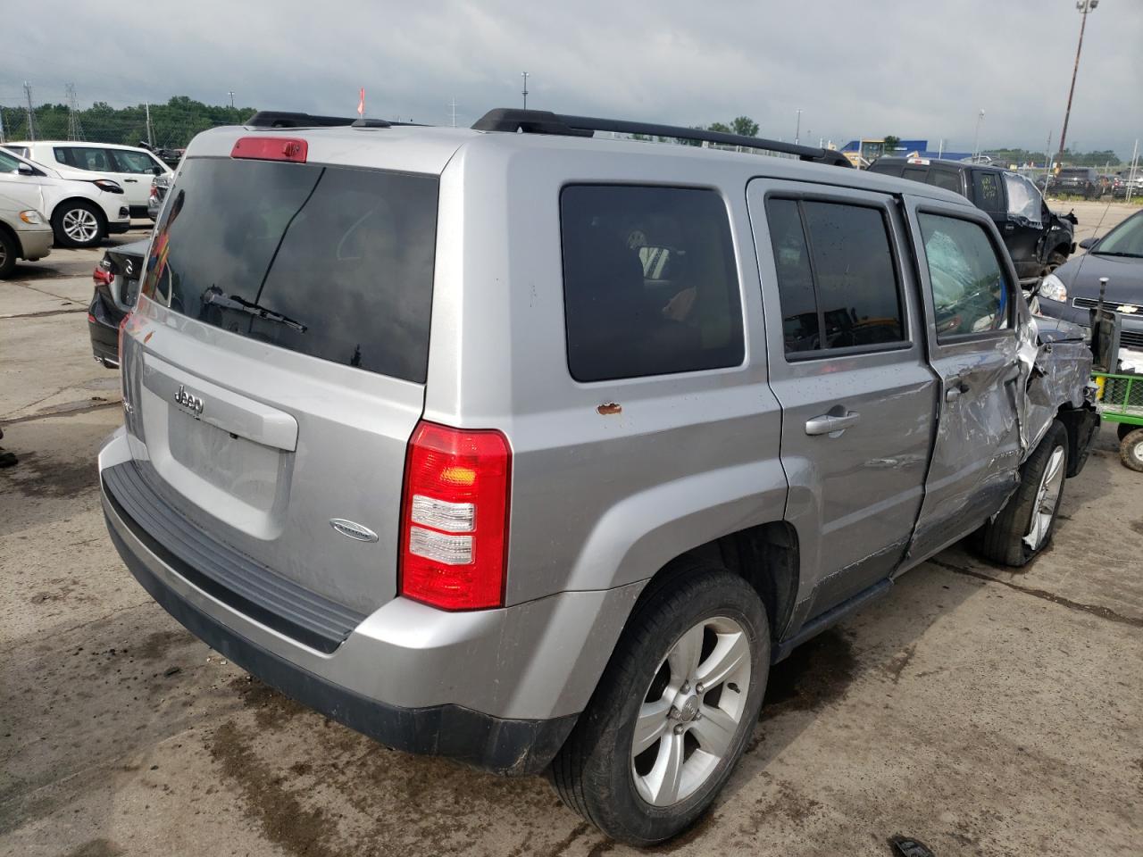 2016 Jeep Patriot VIN 1C4NJRFB0GD616638 photo 4