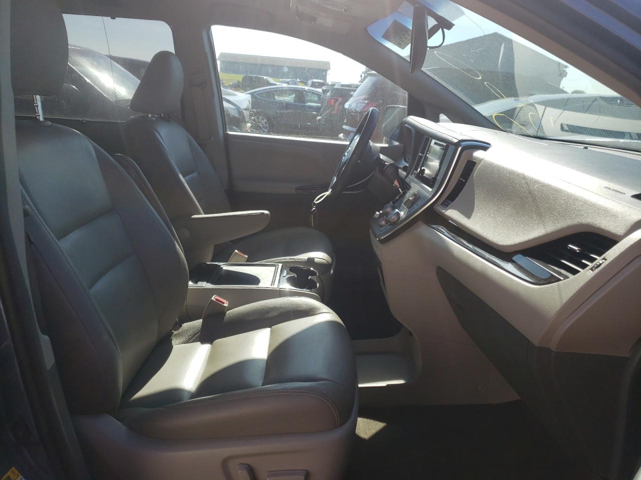 2017 TOYOTA Sienna xle VIN 5TDYZ3DC2HS876379 photo 5