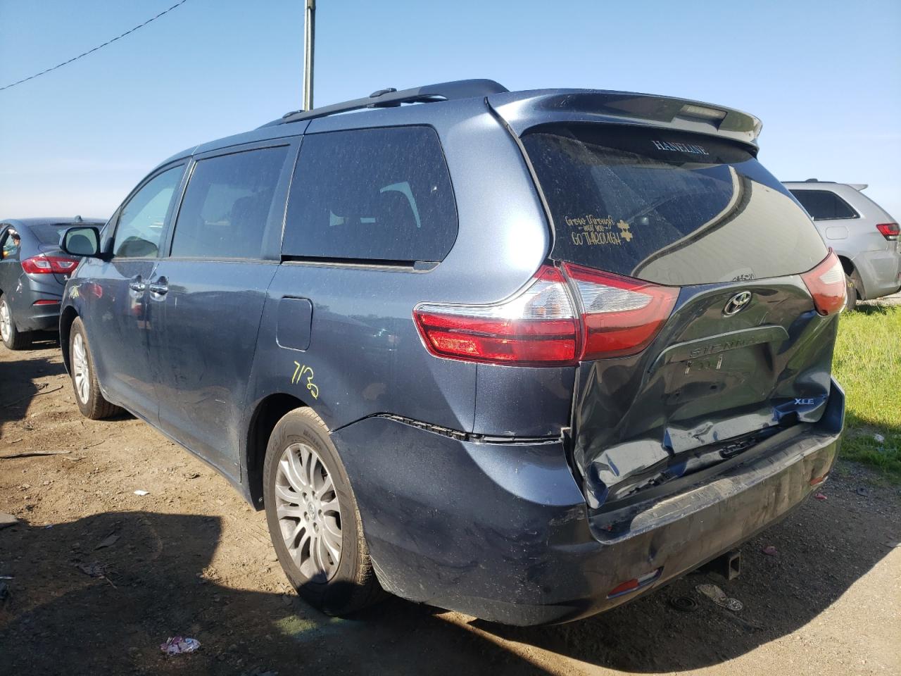 2017 TOYOTA Sienna xle VIN 5TDYZ3DC2HS876379 photo 3