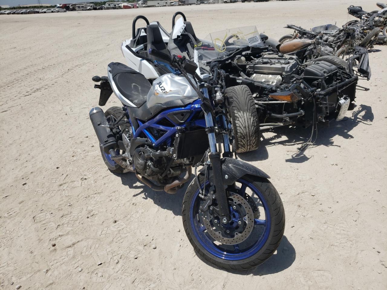 2020 Suzuki Sv650 VIN JS1VP55A9L7100426 photo 1