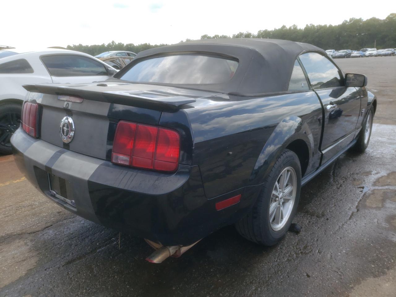 2009 FORD Mustang VIN 1ZVHT84N895118292 photo 4