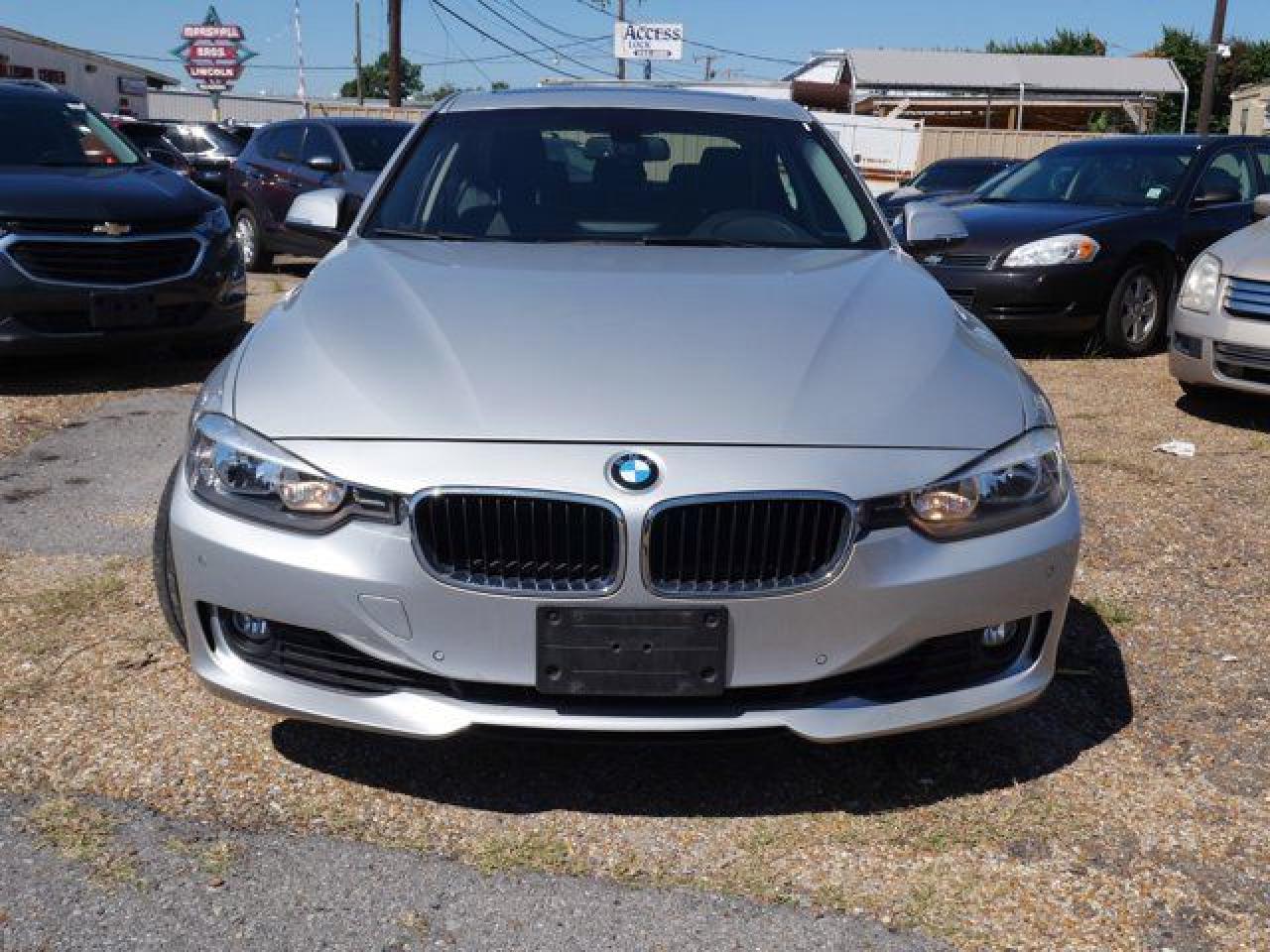 2014 BMW 3 series VIN WBA3C1C52EK114964 photo 2