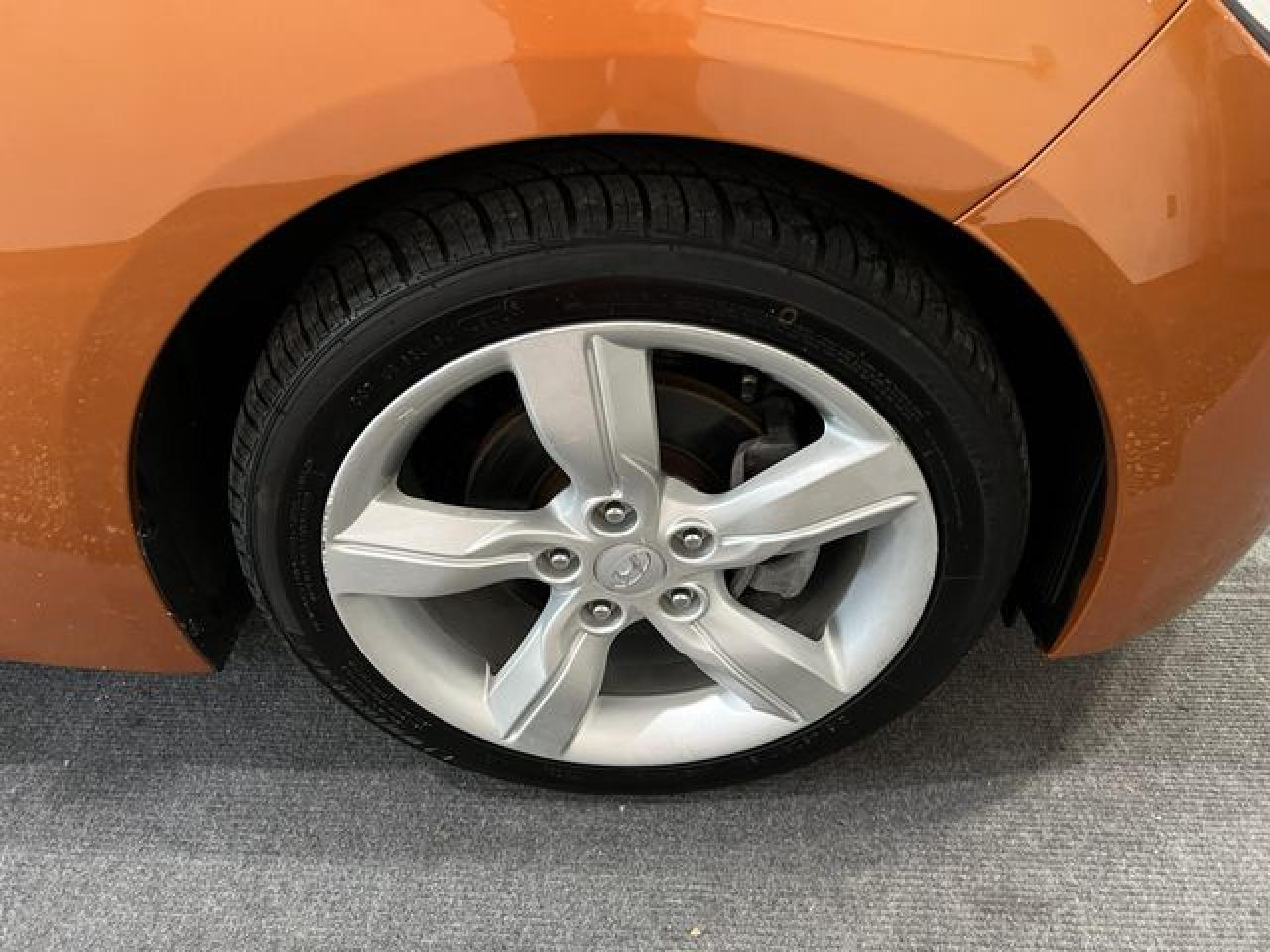 2014 Hyundai Veloster VIN KMHTC6AD6EU183232 photo 2