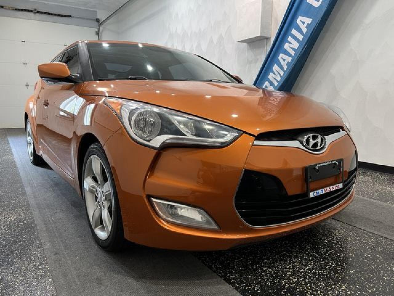 2014 Hyundai Veloster VIN KMHTC6AD6EU183232 photo 1