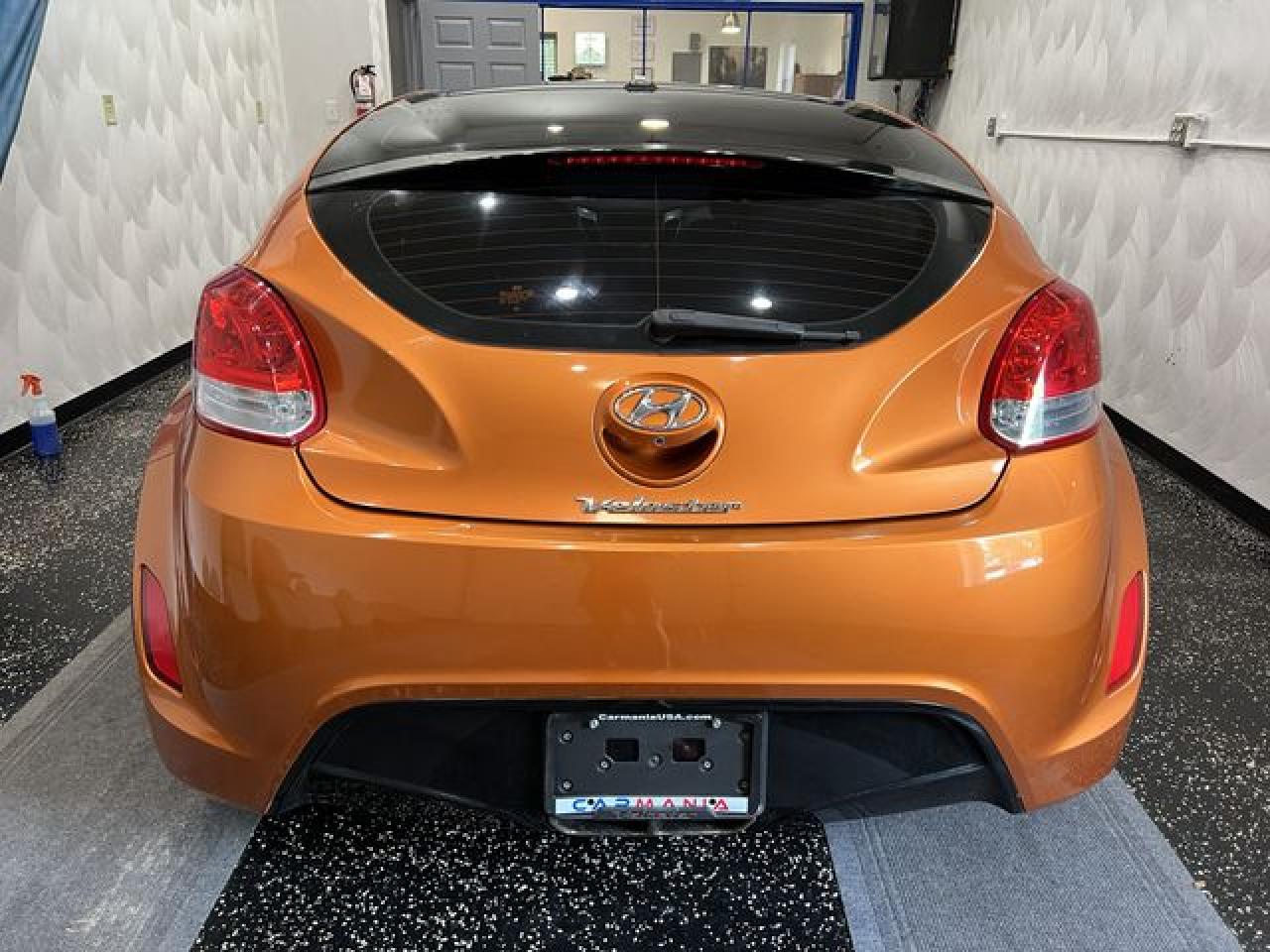 2014 Hyundai Veloster VIN KMHTC6AD6EU183232 photo 4