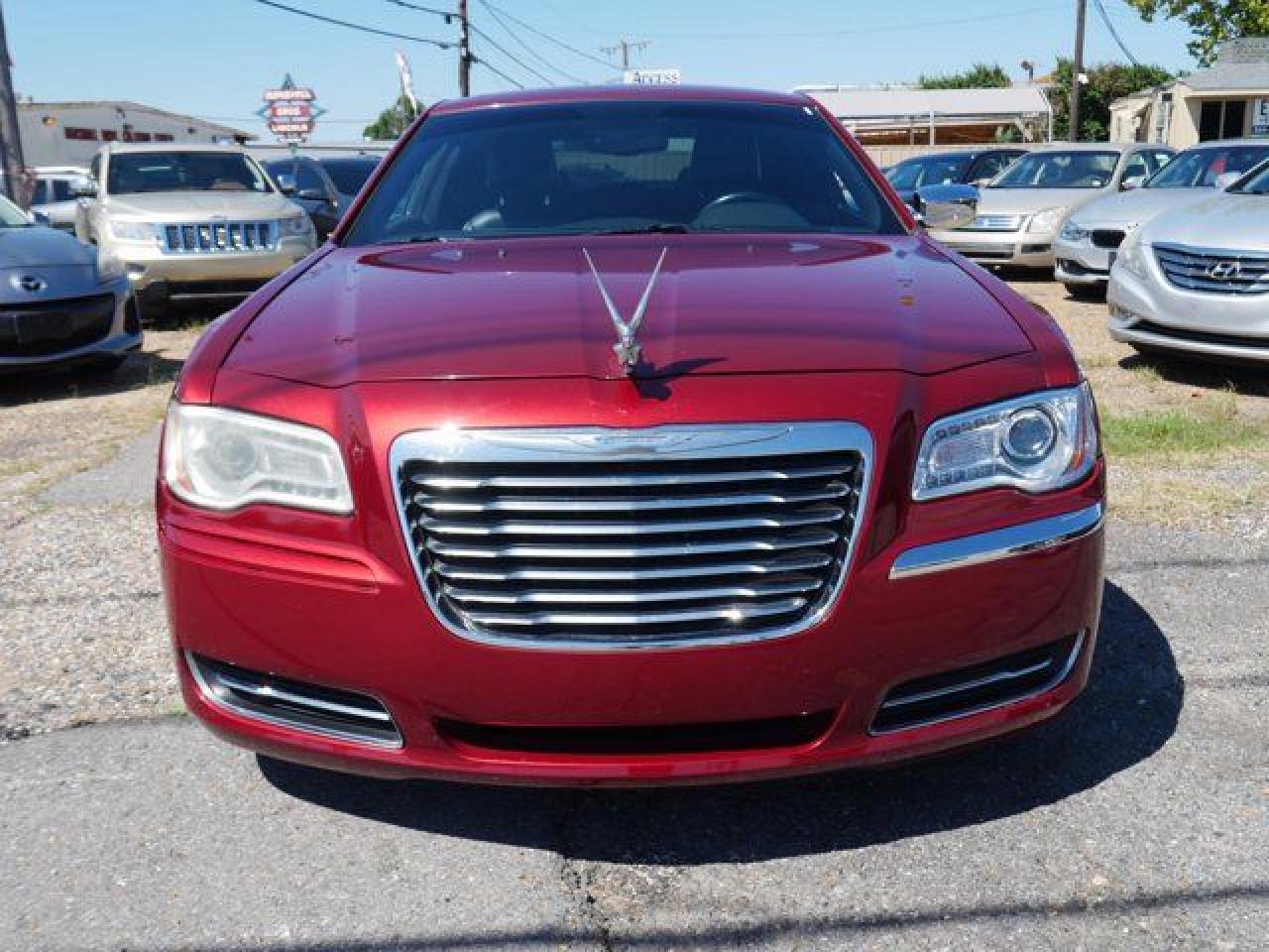 2014 Chrysler 300 VIN 2C3CCAAG9EH262984 photo 2
