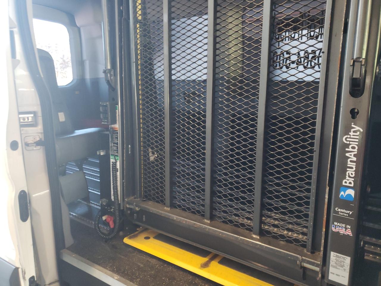 2018 FORD Transit VIN 1FBZX2CM8JKA14347 photo 6