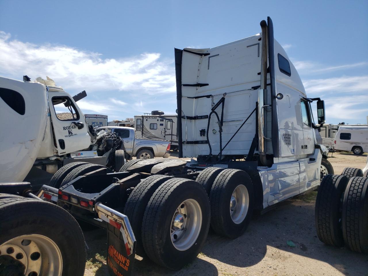 2017 VOLVO Vn VIN 4V4NC9EH4HN984367 photo 4