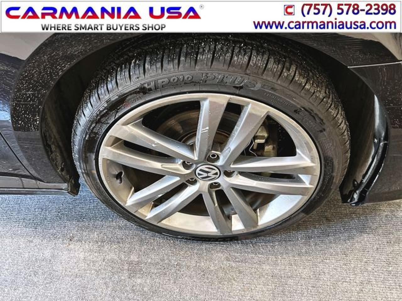 2018 Volkswagen Passat VIN 1VWAA7A32JC032142 photo 4
